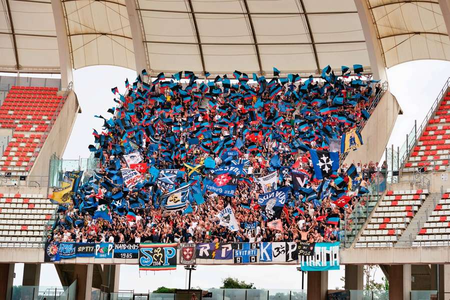 I tifosi del Pisa a Bari
