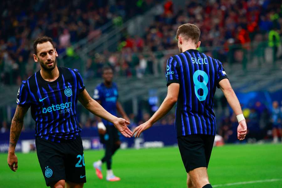 Hakan Calhanoglu e Petar Sucic