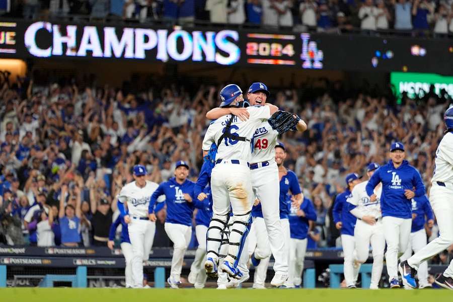 I Dodgers festeggiano la vittoria sui Mets