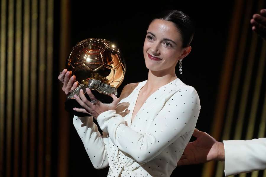 Aitana Bonmati holds aloft the women's Ballon d'Or