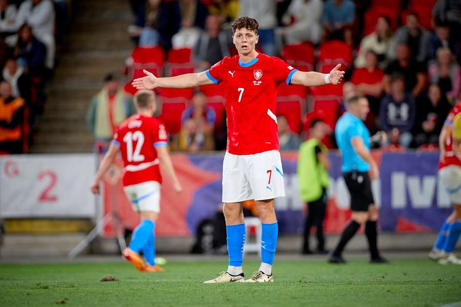 Obránce Ladislav Krejčí v dresu české reprezentace.