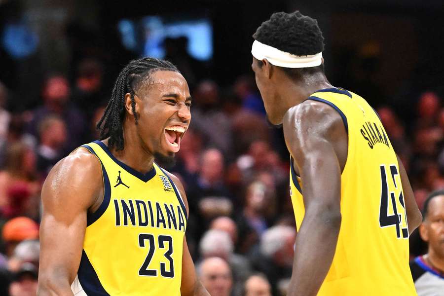 Les Pacers célébrant leur victoire lors du match 5 face à Cleveland.