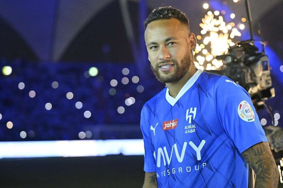 Neymar tijdens zijn presentatie in het King Fahd Stadium van Al-Hilal