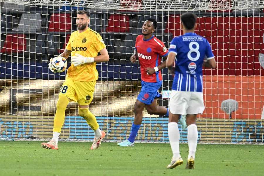 Lukas Zima (stânga) a plecat de la FCSB Lukas Zima (stânga) a plecat de la FCSB