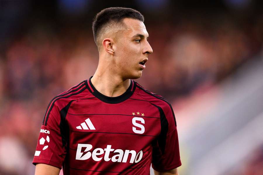 Teprve 17letý Sochůrek se pevně usadil v sestavě Sparty.