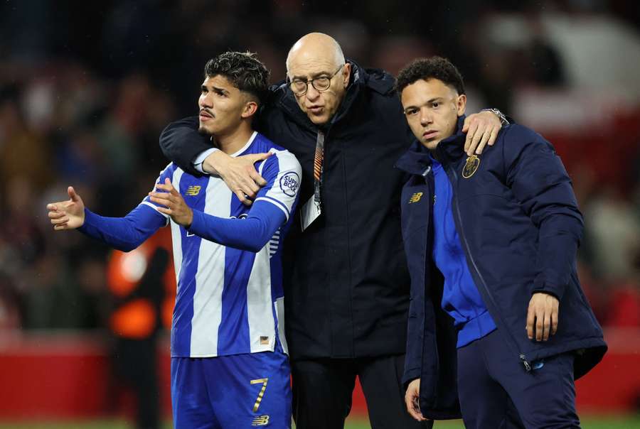 FC Porto perdeu por 1-0 no City Ground com o Nottingham Forest FC Porto perdeu por 1-0 no City Ground com o Nottingham Forest