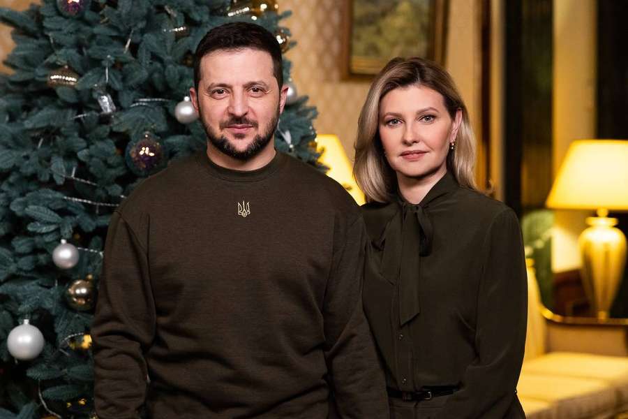 Zelensky e esposa em foto oficial do governo ucraniano