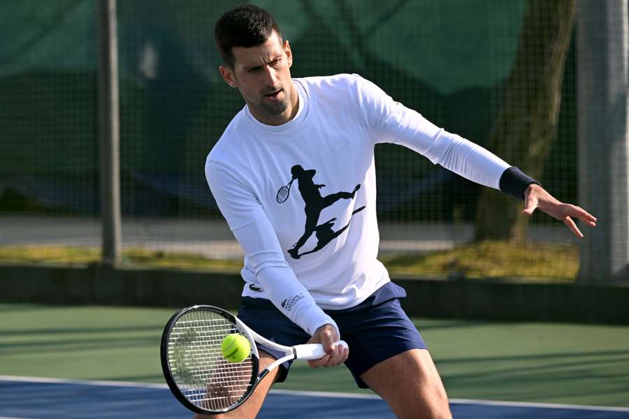 Djokovic realizou um treino aberto nesta quarta-feira (22) em Belgrado