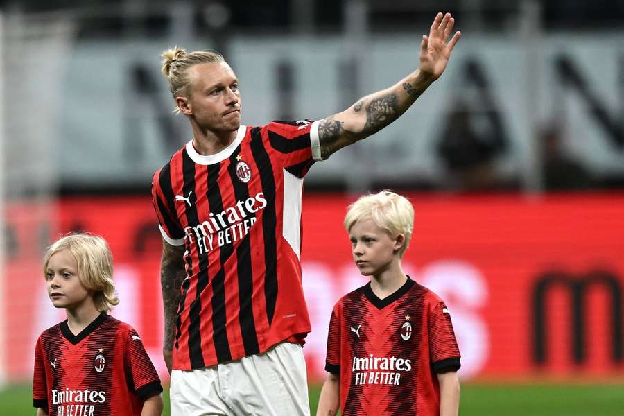 Kjaer naposledy hájil farby AC Milána. 