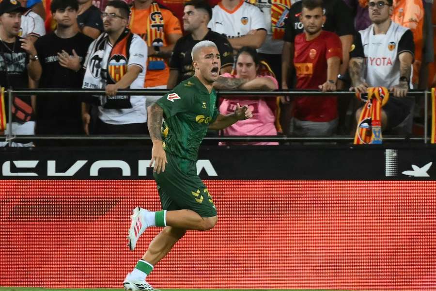 Pablo García celebra su gol ante el Valencia