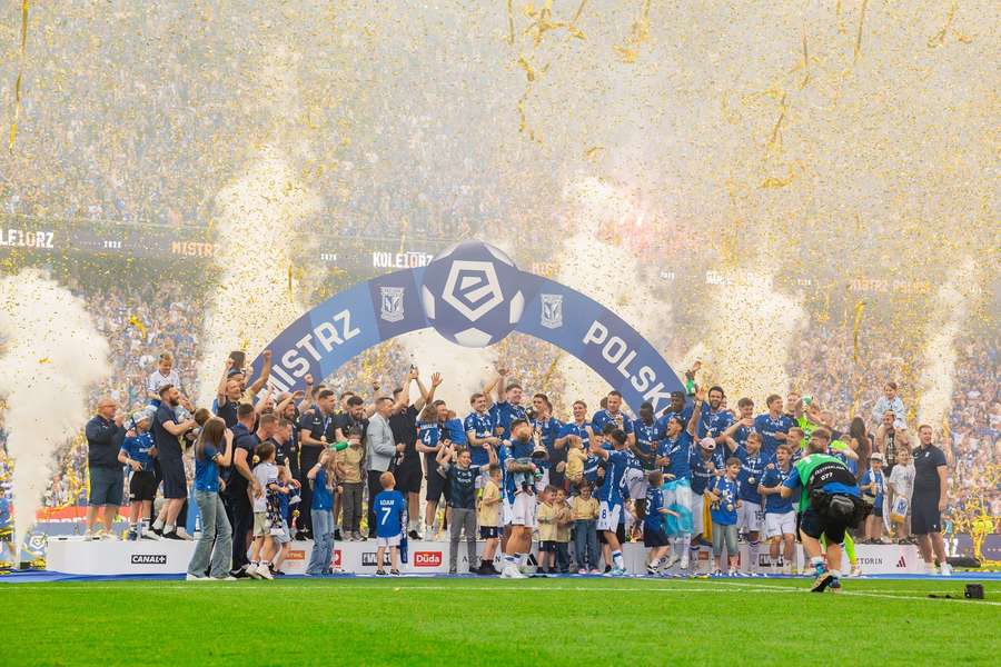 Lista wszystkich mistrzów Polski w historii w piłce nożnej Lista wszystkich mistrzów Polski w historii w piłce nożnej