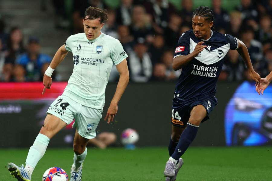 Sydney FC's Paul Okon-Engstler on the ball against Melbourne Victory earlier this month.