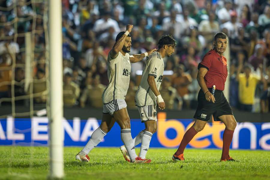 Hulk entrou no 2° tempo para decidir o duelo Hulk entrou no 2° tempo para decidir o duelo