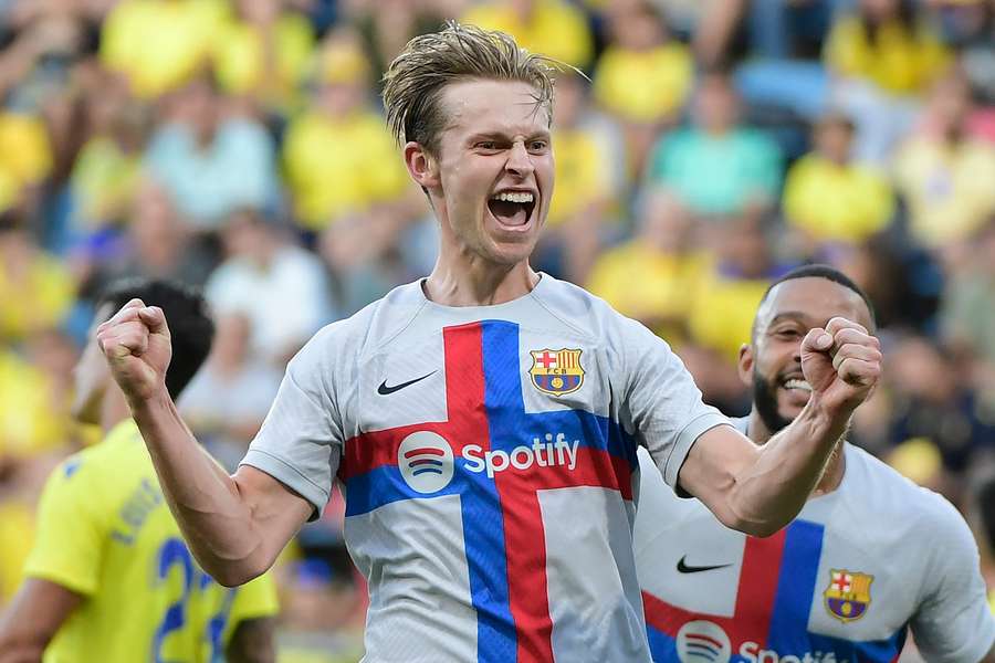 Frenkie de Jong reagoval na letné prestupové chýry: Vždy som chcel zostať