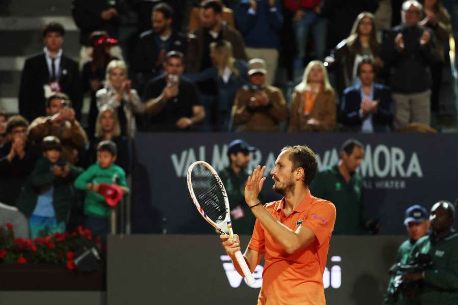 Medvedev se califică și va juca împotriva lui Sinner în semifinalele turneului de la Roma