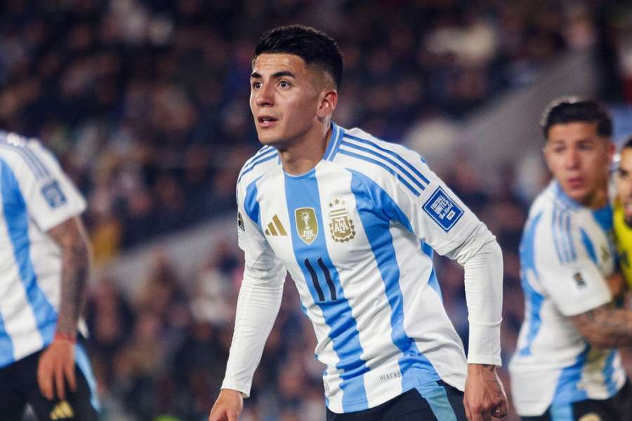 Almada jogou emprestado no Lyon durante a primeira metade do ano