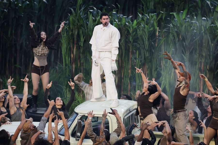 Bad Bunny, durante el descanso de la Super Bowl LX