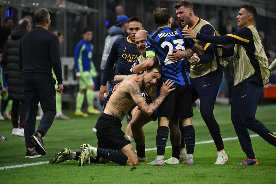 Inter ajunge din nou în finala Champions League după ce a trecut de Barcelona cu 7-6 la general