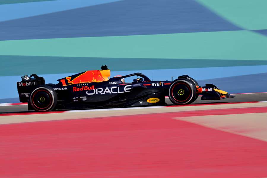 GP do Bahrein: Alonso lidera segundo treino livre com melhor tempo do dia