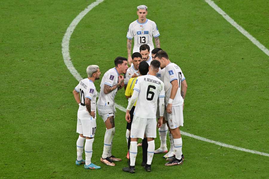 Jogadores do Uruguai contestaram a decisão de Faghani