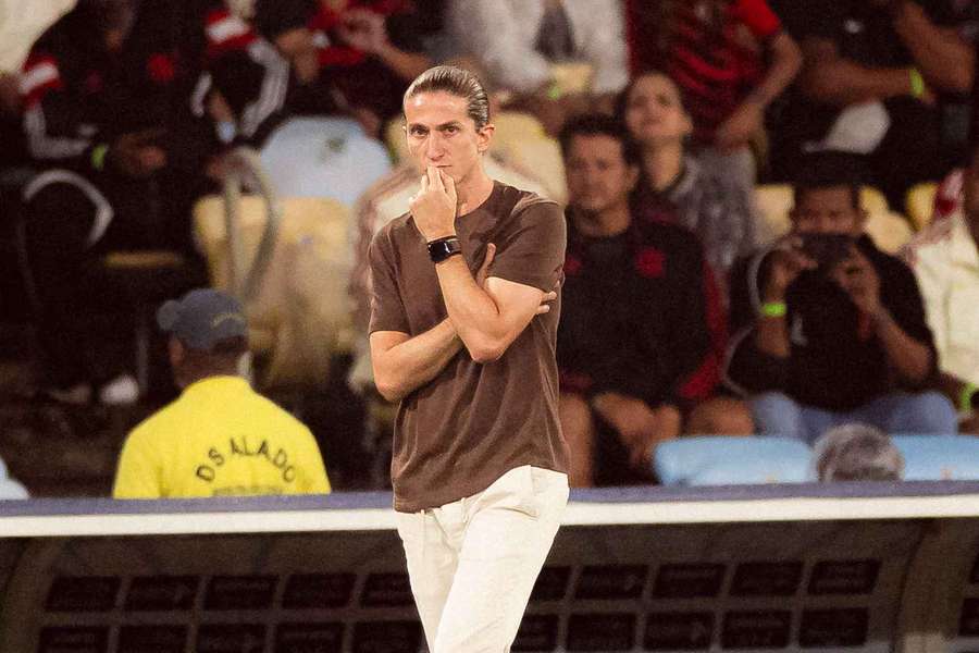 "Não somos pessoas fáceis": Filipe Luís explica demora na renovação com Flamengo "Não somos pessoas fáceis": Filipe Luís explica demora na renovação com Flamengo