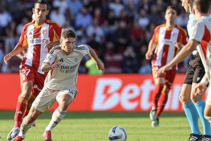 Sudakov marcou pelo Benfica