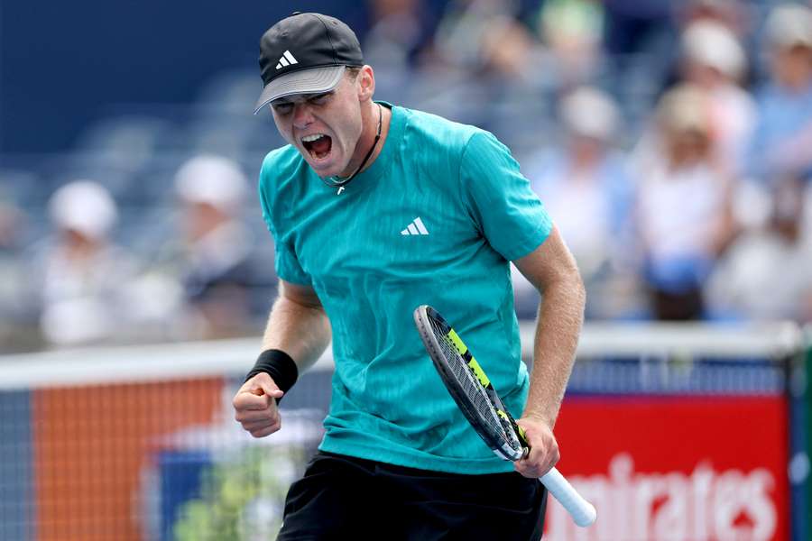 Michelsen was forced to come back from losing the opening set