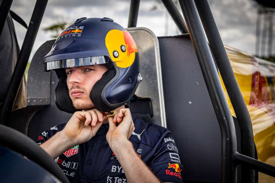 Max Verstappen gana en Nürburgring en categoría GT3