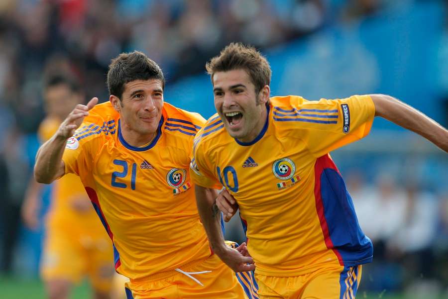 Daniel Niculae  și Adrian Mutu sărbătoresc golul contra Italiei la EURO 2008