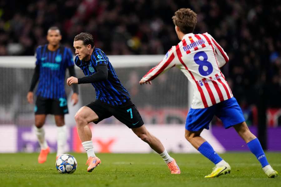 Piotr Zieliński podczas meczu 5. kolejki fazy grupowej Ligi Mistrzów 2025/26 pomiędzy Atletico Madryt a Interem.