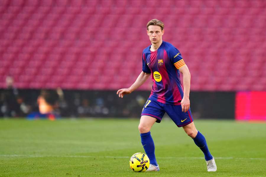 Frenkie de Jong on the ball for Barcelona