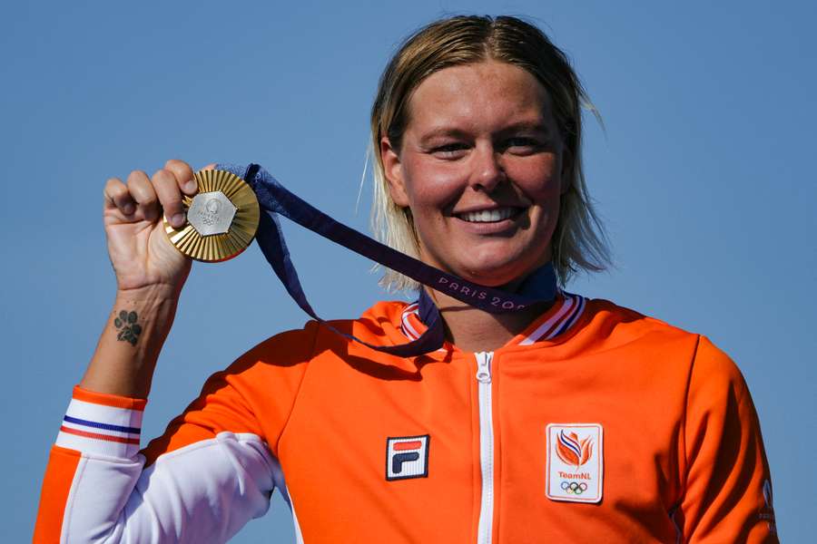 Sharon Van Rouwendall avec sa médaille d'or.