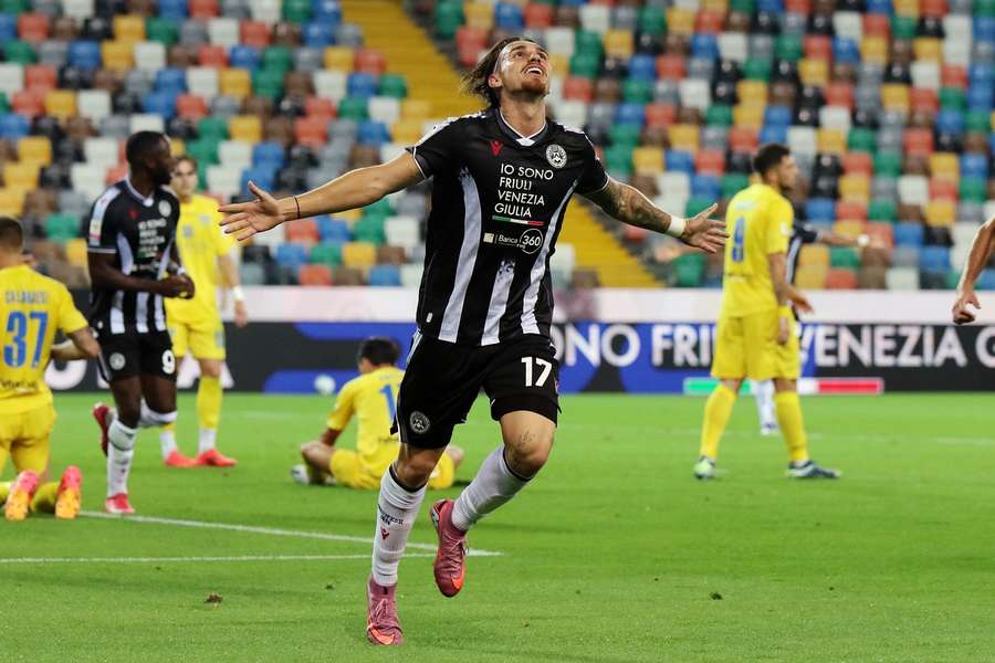 Esultanza dopo il 2-0 di Bravo