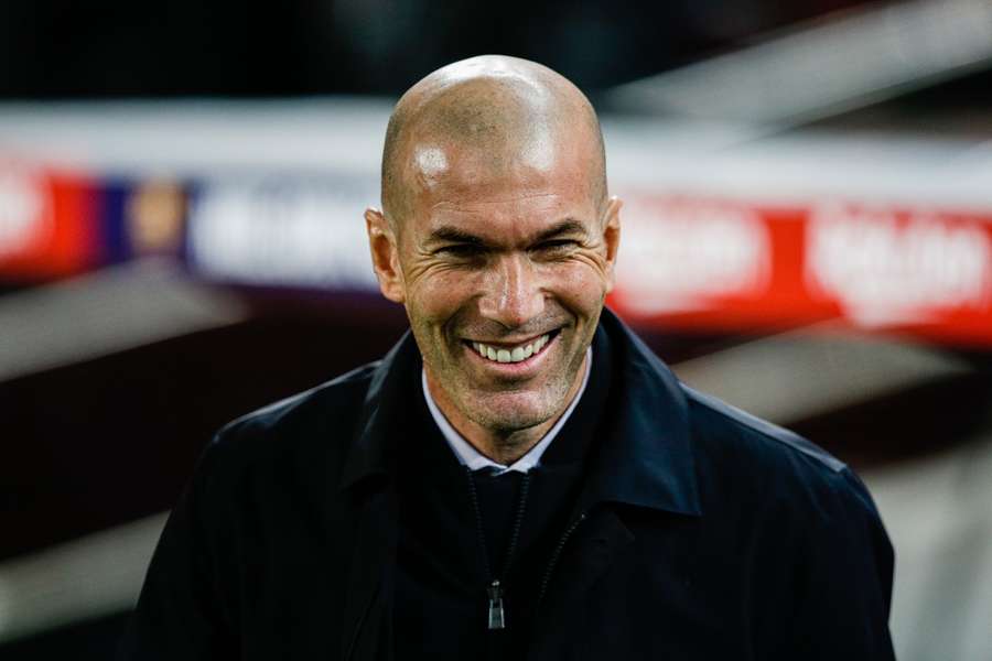 Zinedine Zidane, favorit să preia naționala Franței