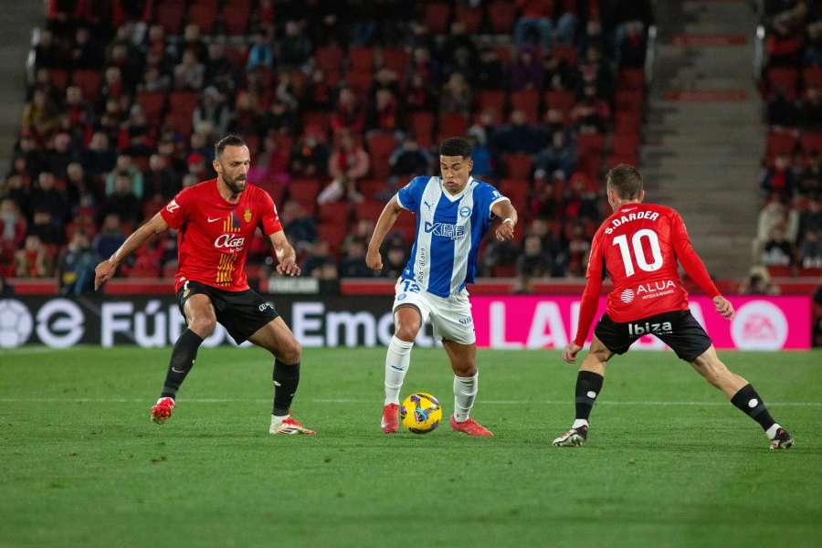 Santiago Mouriño está ganando protagonismo en el Alavés