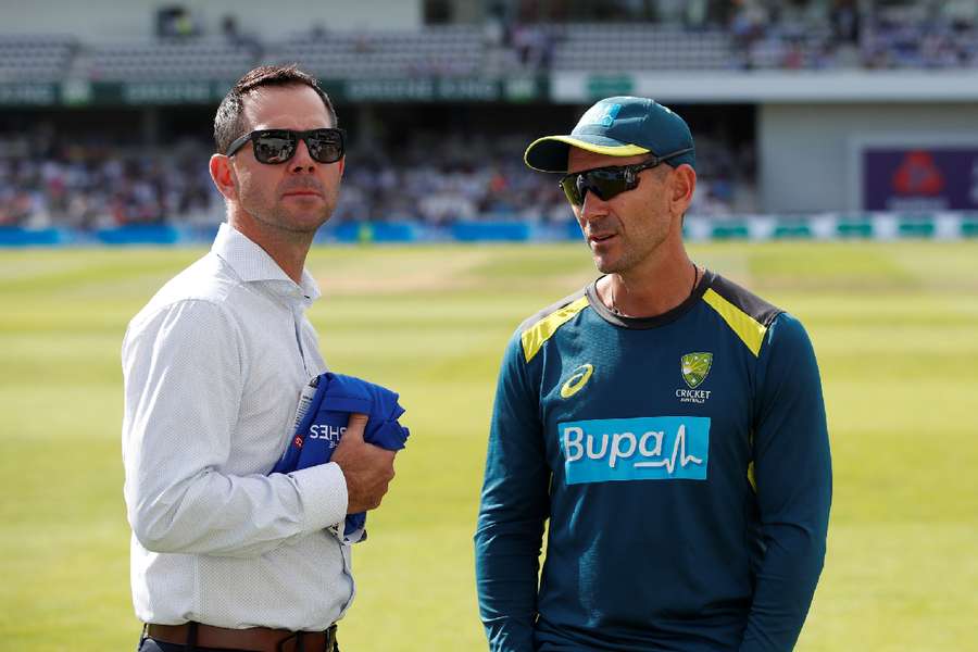 Former Australian head coach Justin Langer (R) and Ricky Ponting (L)