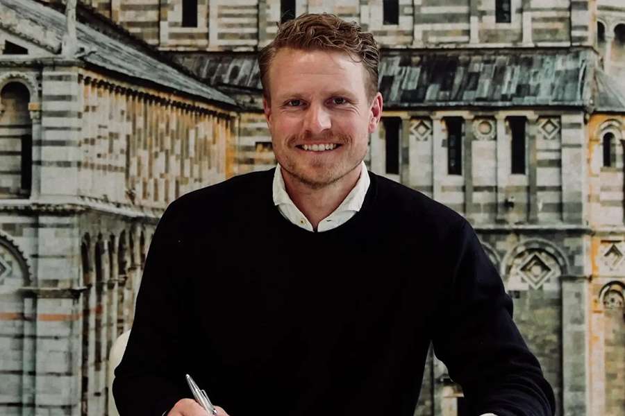 Oscar Hiljemark je novým trenérem Pisy. Oscar Hiljemark je novým trenérem Pisy.