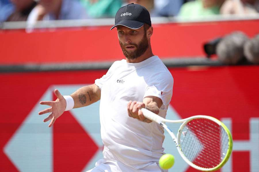 Moutet battu en 8ᵉ de finale du Queen's en trois manches par Fearnley