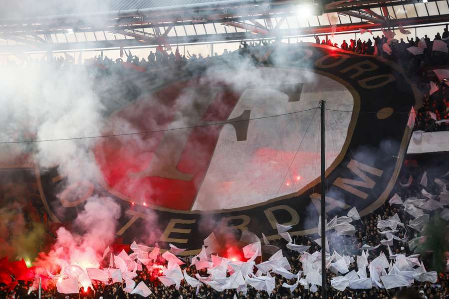 Politie is alert, fans Feyenoord scoren kaartjes op internet