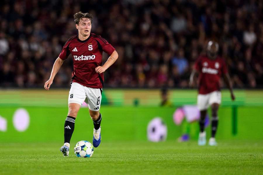 Andersen musí na operaci. Andersen musí na operaci.