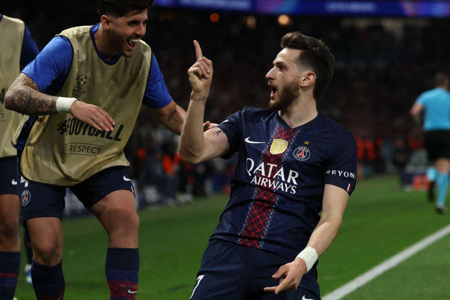 Kvaratskhelia, celebrando