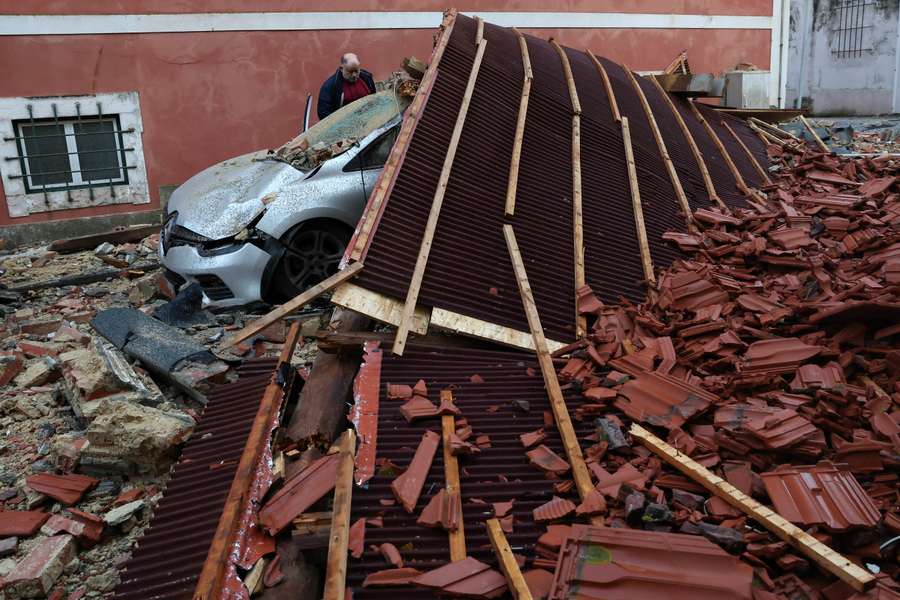 Mau tempo causou estragos no litoral do país