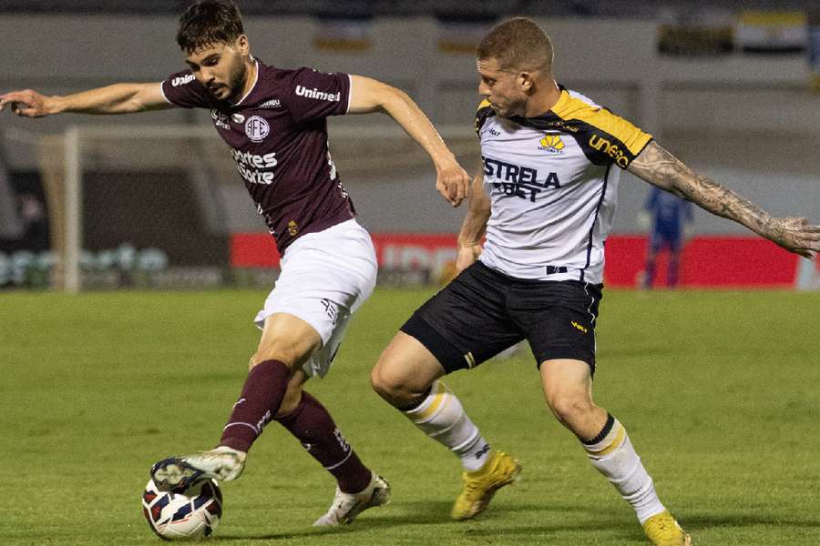 Ferroviária e Criciúma não saíram do 0 a 0 em Araraquara 