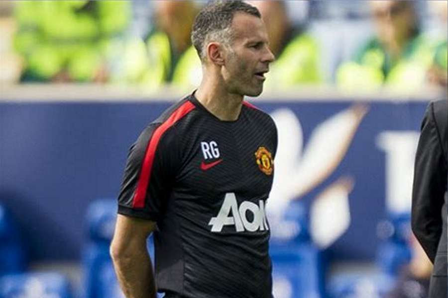 Man Utd legend Giggs spotted in Salford dugout