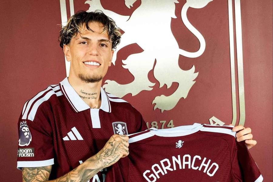 Garnacho apresentado no Aston Villa Garnacho apresentado no Aston Villa