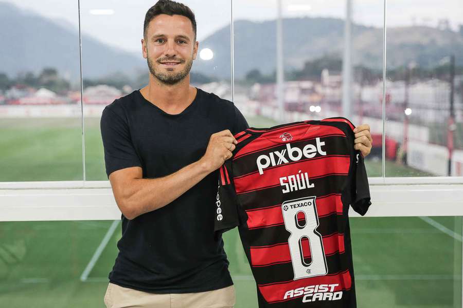 Saúl Ñiguez nowym pomocnikiem Flamengo