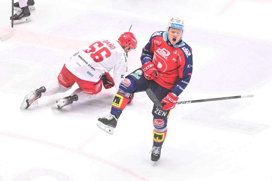 Ludvig na jaře slavil v dresu Pardubic mistrovský titul. Ludvig na jaře slavil v dresu Pardubic mistrovský titul.
