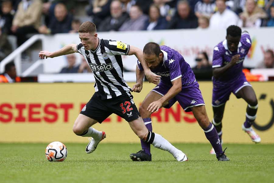 Anderson (L) has played for Scotland at youth levels