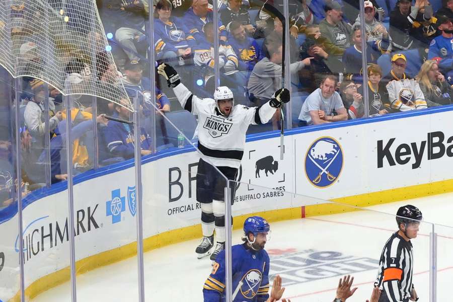 Kopitar nasázel Buffalu hattrick.