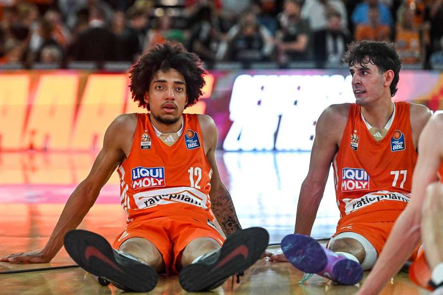 Ben Saraf (r.) und Noa Essengue werden im vierten Spiel des BBL-Finals fehlen